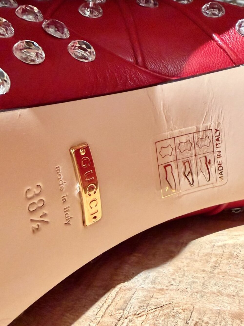 Gucci 2018 Red Leather Amilna Crystal Embellished Platform Pumps - Picture 8 of 12